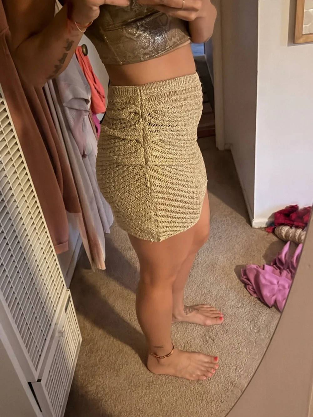 Meshki Metallic Gold Ruched Mini Skirt crochet - Picture 3 of 5